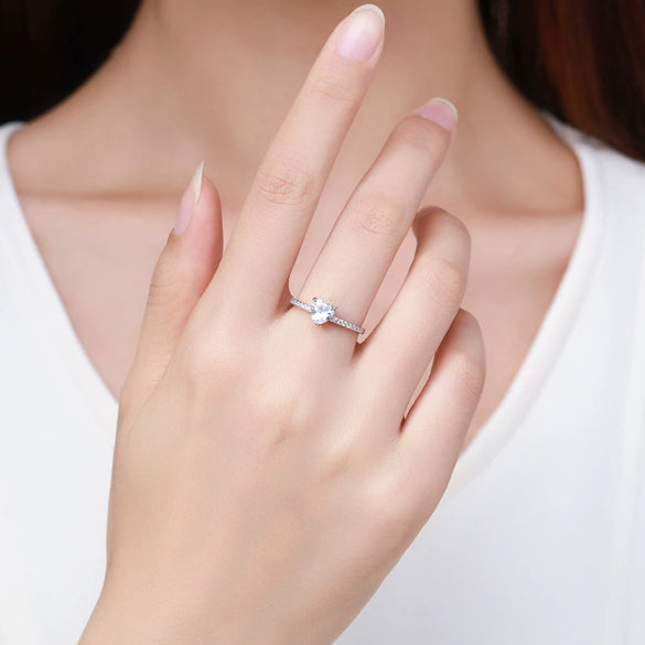 Exquisite S925 Sterling Silver Heart Shaped Zircon Ring For Women With Seiko Craftsmanship