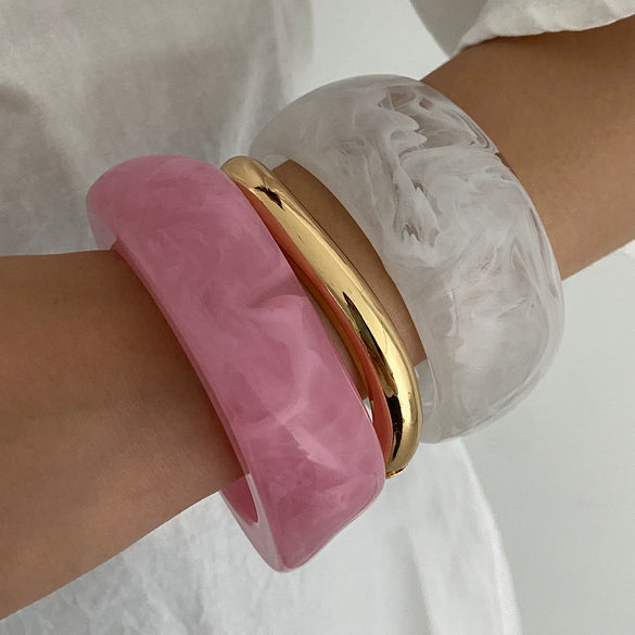 Fashion Acrylic And Alloy Wide Bracelet For Women With Smudged Texture Geometric Asymmetrical Design And Electroplating