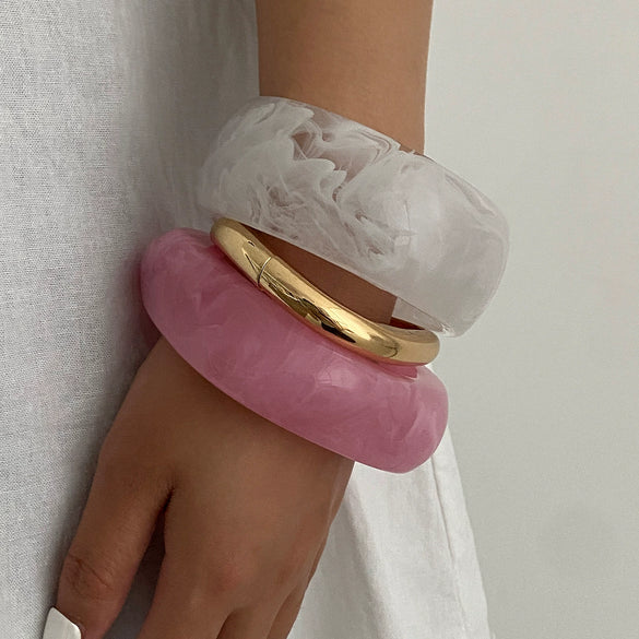 Fashion Acrylic And Alloy Wide Bracelet For Women With Smudged Texture Geometric Asymmetrical Design And Electroplating