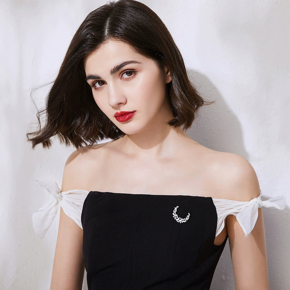 Fashion Copper Brooch Pin Geometric Crescent Design With Inlaid Zircon Electroplated Clothing Accessory For Women