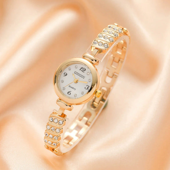 Fashion Digital Diamondencrusted Women's Metal Watch With Round Dial