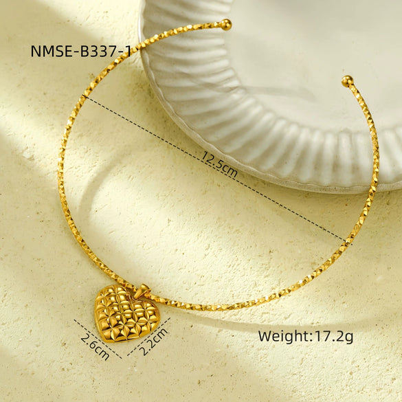 Fashion Elegant Love Stainless Steel Necklace With Heart Shape And Bow Tie For Women Electroplating Design