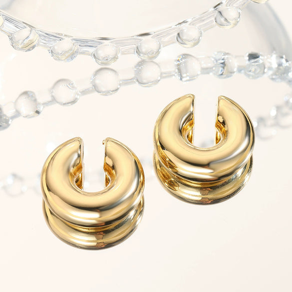 Fashion Exaggerated Cshaped Acrylic Ear Clip For Women With Wave And Geometric Patterns