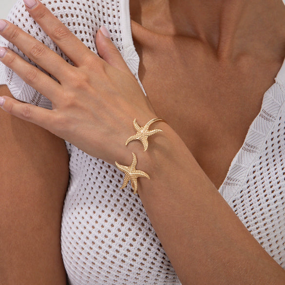 Fashion Exaggerated Starfish And Conch Iron Open Bracelet With Electroplating Animal Vacation Style