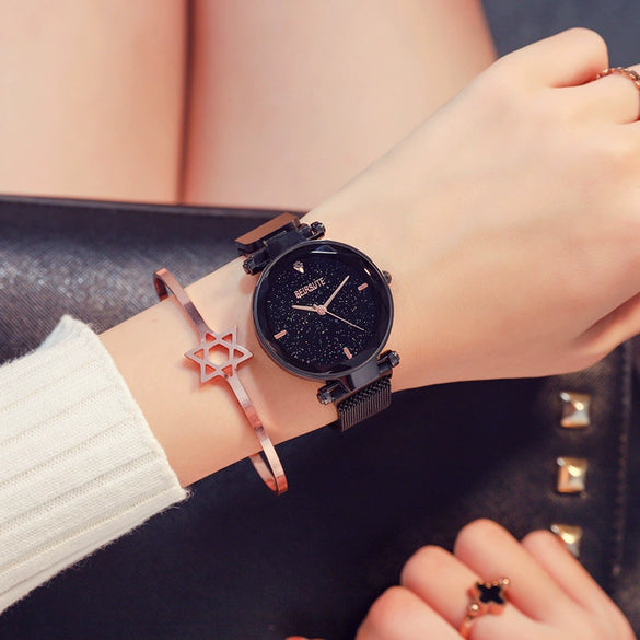 Fashion Female Alloy And Stainless Steel Round Dial Magnet Watch