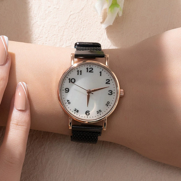 Fashion Female Quartz Watch With Metal Strap And Alloy Case