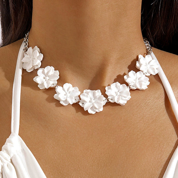 Fashion Frosted Color Three Dimensional Flower Short Clavicle Necklace For Women Acrylic Material
