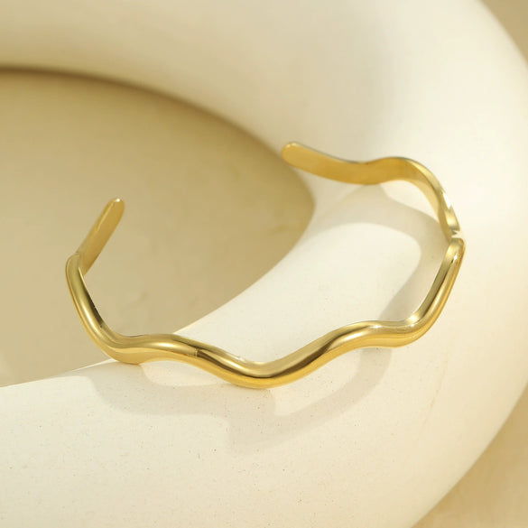 Fashion Geometric Semicircle Hollow Stainless Steel Electroplated Women's Bracelet