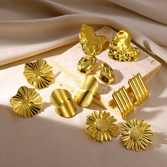 Fashion Geometric Stainless Steel Gold Electroplated Heartshaped Earrings