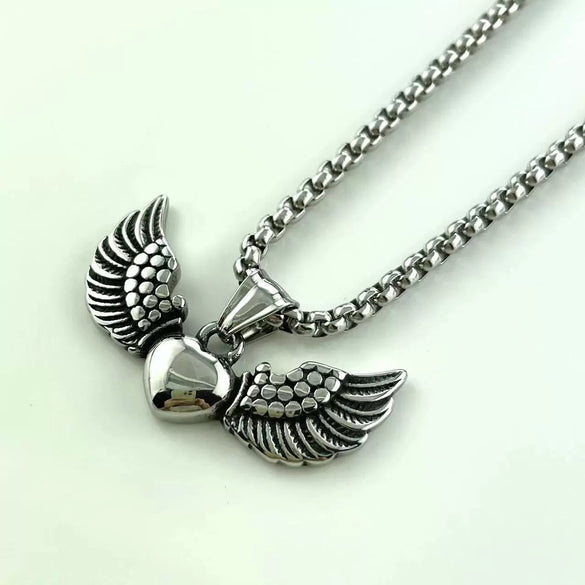 Fashion Hip Hop Angel Wings Pendant Titanium Steel Necklace With Doll Pattern And Polishing Treatment
