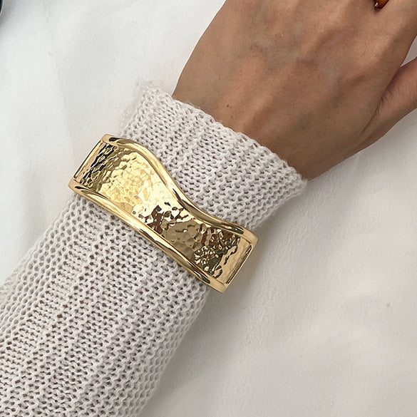Fashion Ins Metal Irregular Knocking Pattern Electroplated Bracelet