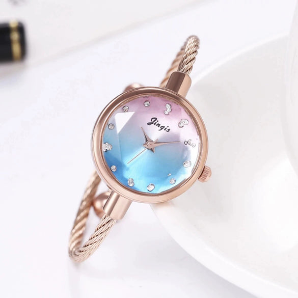 Fashion Ladies Alloy Bracelet Watch With Round Dial