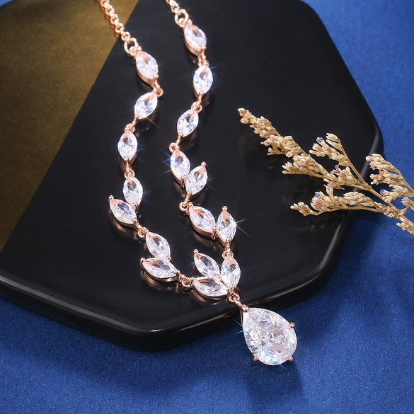 Fashion Ladies Copper Zircon Earrings Necklace With Geometric Pattern And Diamond Design In Light Luxury Style