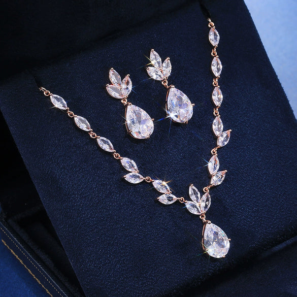 Fashion Ladies Copper Zircon Earrings Necklace With Geometric Pattern And Diamond Design In Light Luxury Style