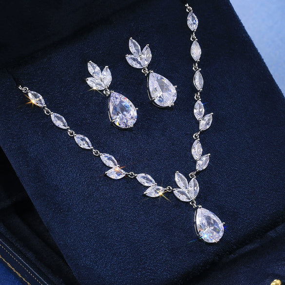 Fashion Ladies Copper Zircon Earrings Necklace With Geometric Pattern And Diamond Design In Light Luxury Style