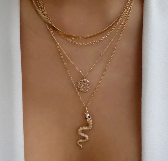 Fashion Letter Snake Alloy Rhinestones Women's Layered Necklaces Pendant Necklace 1 Piece