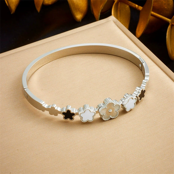 Fashion Light Luxury Plum Blossom Stainless Steel Electroplated Jewelry Bracelet