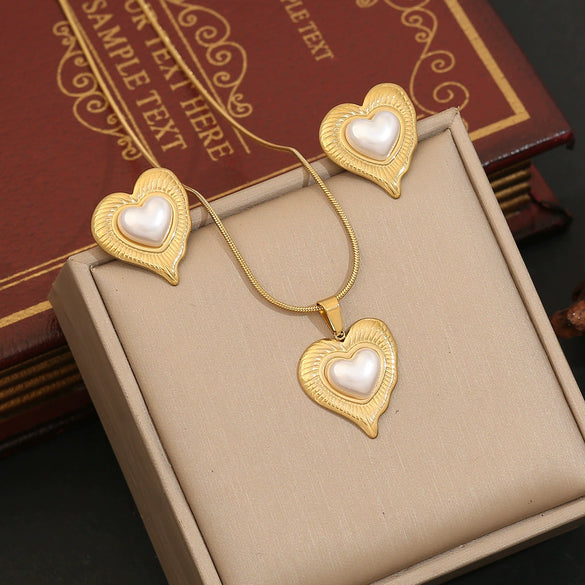 Fashion Love Imitation Pearl Necklace Suit For Women Heart Shape Stainless Steel Jewelry With Electroplating And Snake Bone Chain
