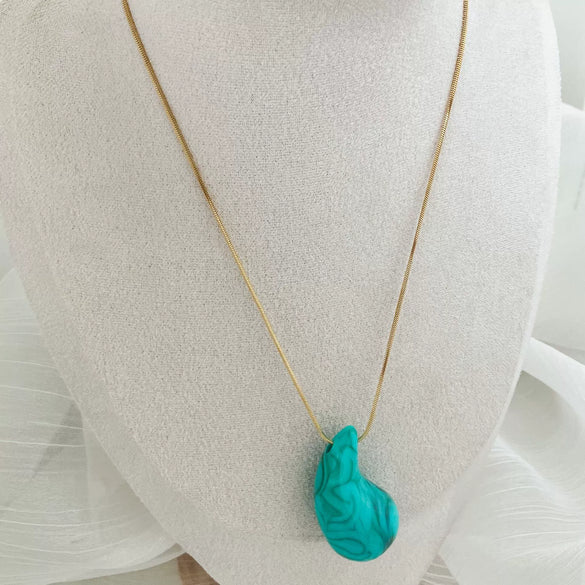 Fashion Minimalist Acrylic Water Drop Pendant Necklace With Stainless Steel Electroplated 18K Gold Snake Bone Chain