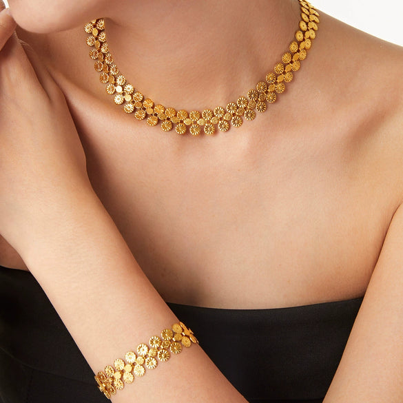 Fashion Multiround Stitching Batch Flower Chain Jewelry Suit Titanium Steel Light Luxury Bracelet Necklace With Electroplating Design