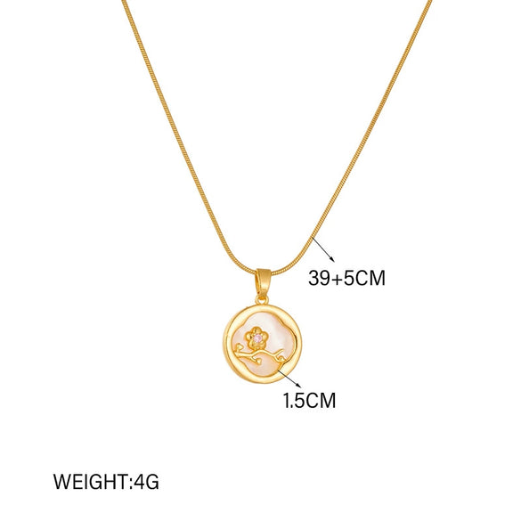 Fashion Niche Creative Retro High End Elegant Mother Of Pearl Heart Pendant Necklace In Titanium Steel With Flower Design And Electroplating