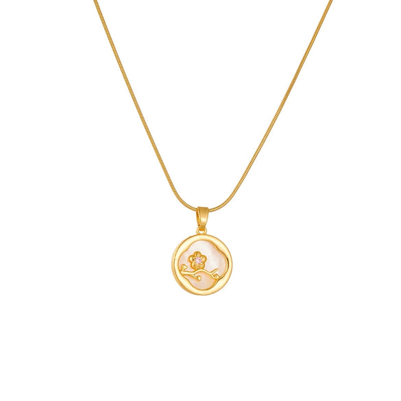 Fashion Niche Creative Retro High End Elegant Mother Of Pearl Heart Pendant Necklace In Titanium Steel With Flower Design And Electroplating
