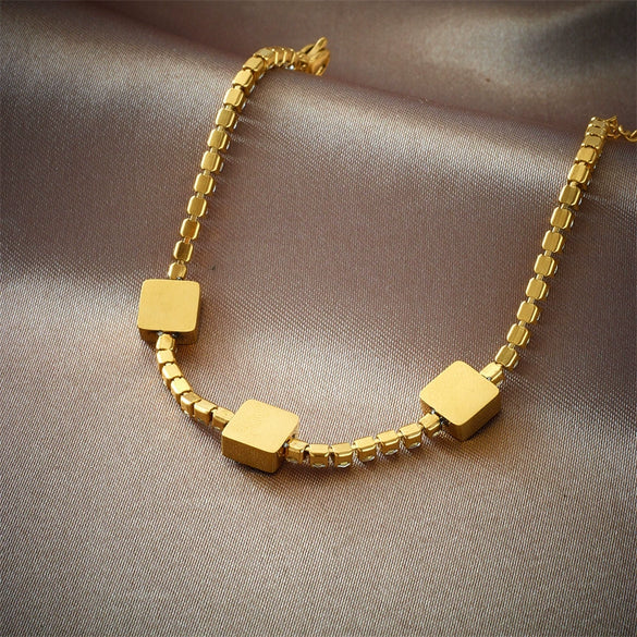 Fashion Niche Diamond Square Emerald Gem Pendant Titanium Steel Jewelry Bracelet With Geometric Pattern And Electroplating Treatment