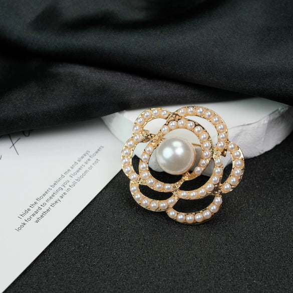 Fashion Ol Camellia Alloy Electroplated Brooch With Crystal Diamond And Highgrade Pearl For Women And Unisex As Clothing Accessories