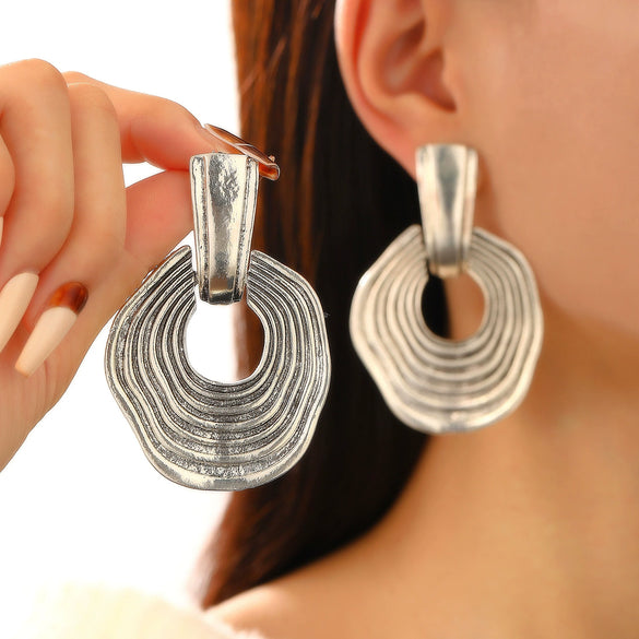 Fashion Retro Geometric Alloy Alloy Electroplated Women's Ring And Exaggerated Earrings