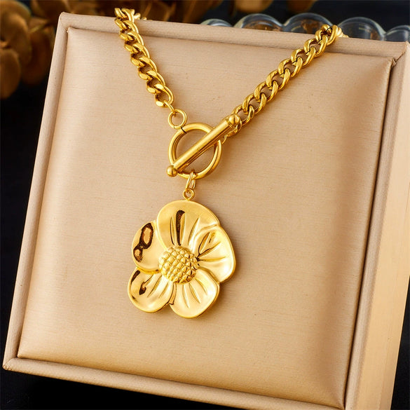 Fashion Retro Ot Buckle Side Chain Flower Pendant Stainless Steel Jewelry Necklace Gold Plated