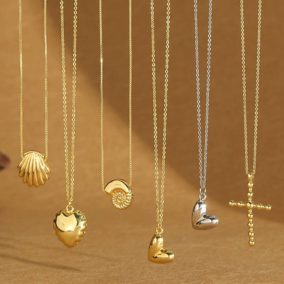 Fashion Retro Shell Pendant Necklace For Ladies Copper Material Heart Shape Electroplating Process O Word Chain