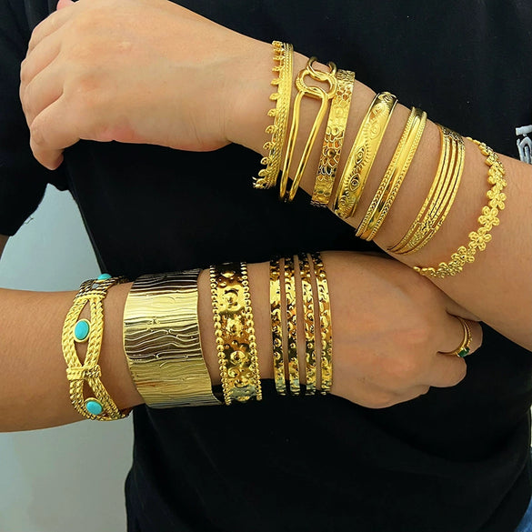 Fashion Retro Women's Open Palace Style Stainless Steel Bracelet Gold Plated With Vacuum Real Gold Electroplating In Pvd Furnace