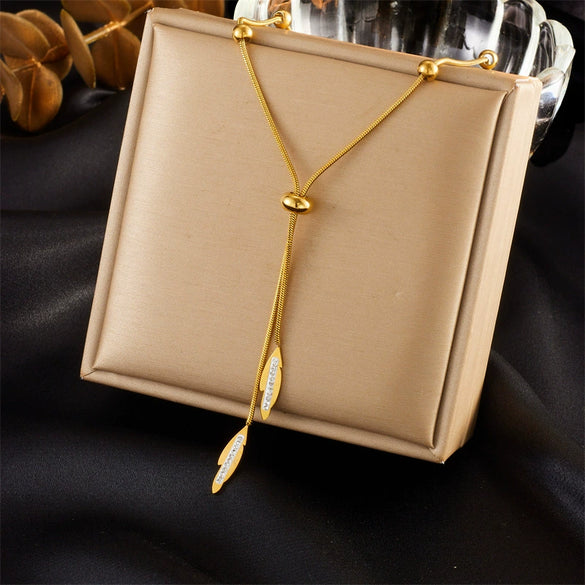 Fashion Simple Goldplated Stainless Steel Round Feather Pendant Necklace For Women