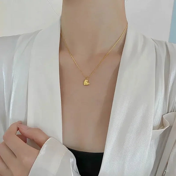 Fashion Small Love Heart Pendant Clavicle Chain In Titanium Steel With Electroplating For Women's Jewelry