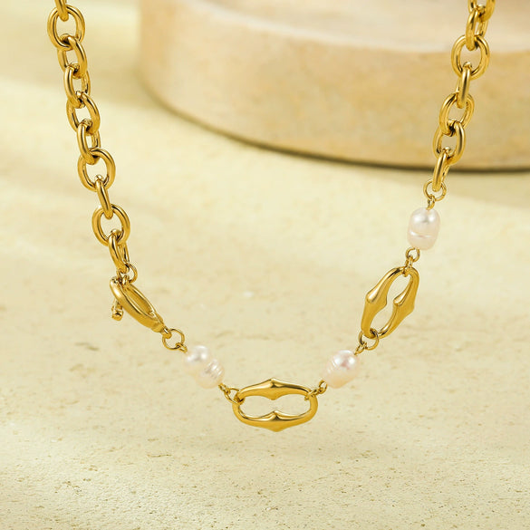 Fashion Stainless Steel Necklace For Women With Splicing Process And Pearl Chain Inlay And Electroplating Treatment