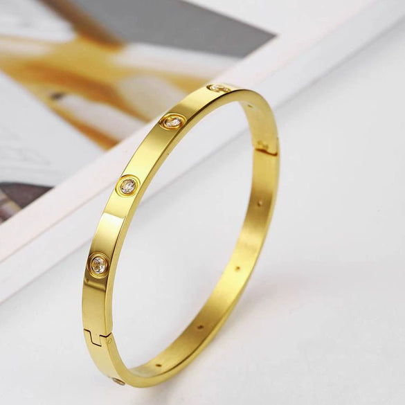 Fashion Titanium Steel Geometric Zircon Bracelet With Diamond Cut Finish Elegant Lightweight Jewelry Accessory For Couples