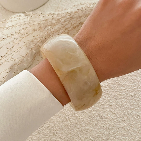 Fashion Translucent Smudged Acrylic Handmade Bracelet For Women Round Wide