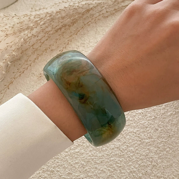 Fashion Translucent Smudged Acrylic Handmade Bracelet For Women Round Wide
