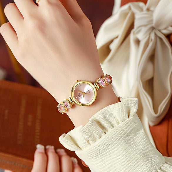 Fashion Women's Alloy Bracelet Watch With Round Dial And Diamond Inlay