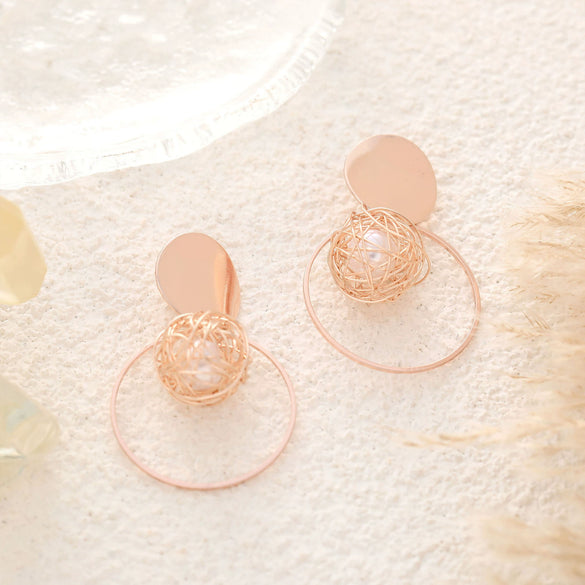 Fashion Women's Alloy Geometric Hollow Gold Wire Winding Ball Pearl Eardrop Ear Clip Earrings With Electroplating