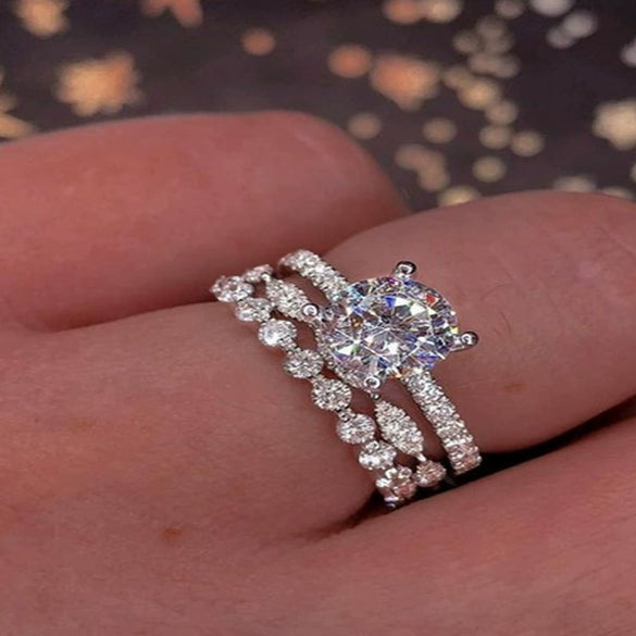 Fashion Women's Metal Engagement Ring With Geometric Design And Electroplating Microinlaid Zircon