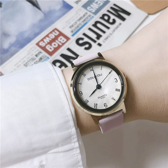 Fashion Women's Watch Alloy Case Ordinary Glass Mirror Leather Belt Casual Style