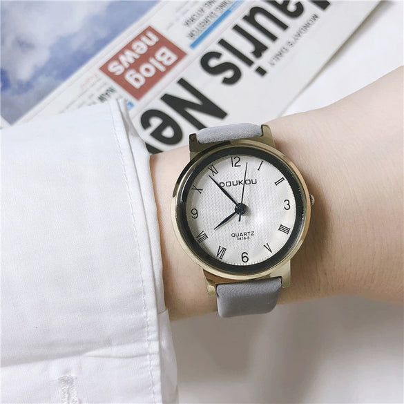 Fashion Women's Watch Alloy Case Ordinary Glass Mirror Leather Belt Casual Style