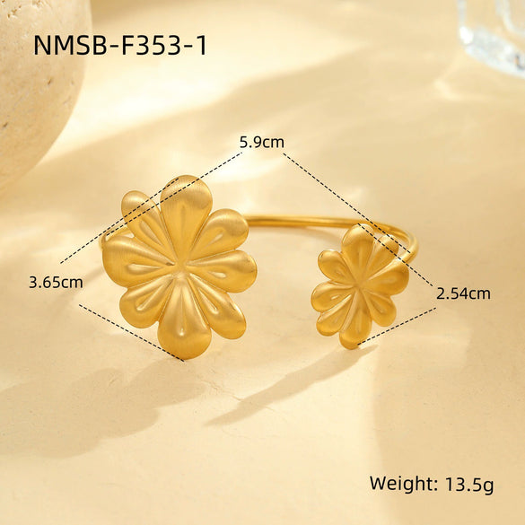 Fashionable Allmatch Stainless Steel Brushed Geometric And Flower Pattern Jewelry Set For Women With Electroplating