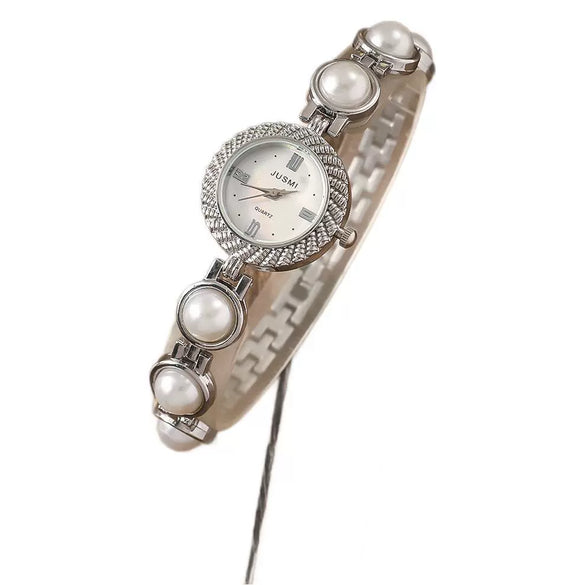 Fashionable Alloy Case Stainless Steel Strap Oval Dial Women's Pearl Thin Belt Fritillary Quartz Watch With Spiral Crown And Ordinary Glass Mirror