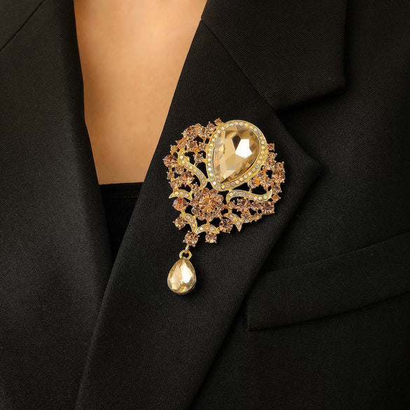 Fashionable Brooch For Men And Women Alloy Material With Crown Shaped Design And Diamond Inlaid Processing