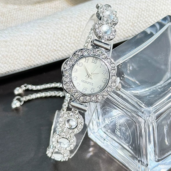 Fashionable Chalcedony Diamond Women's Alloy Watch With Round Dial And Pullout Bracelet