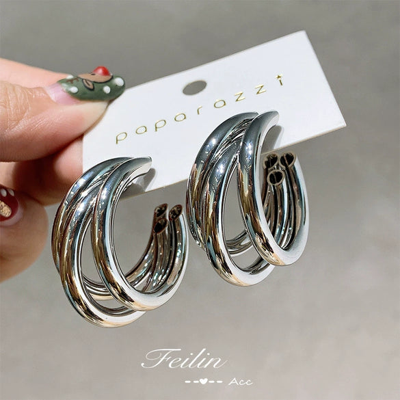 Fashionable Circle 925 Silver And Alloy Pin Earrings With Geometric Styling And Electroplating Treatment