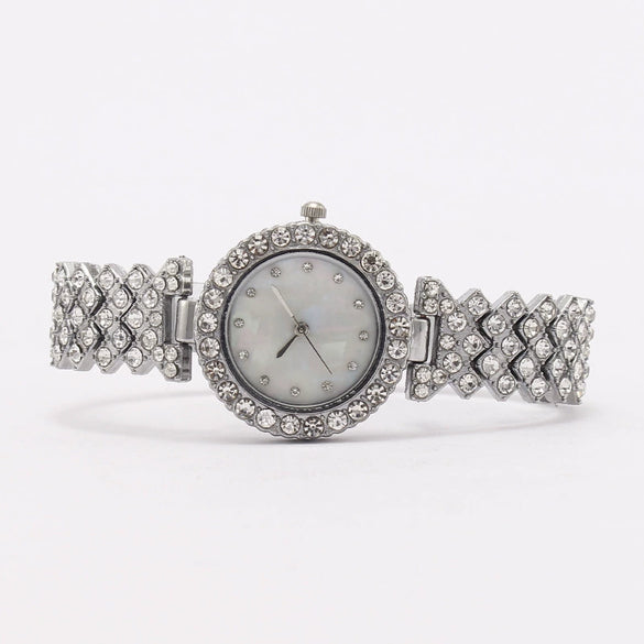 Fashionable Diamondencrusted Metal Shell Face Round Female Watch