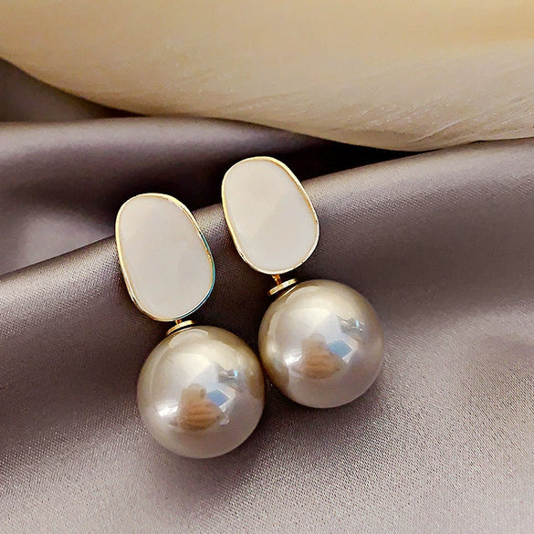 Fashionable Elegant Women's Alloy Earrings With Silver Needles Set With Pearls